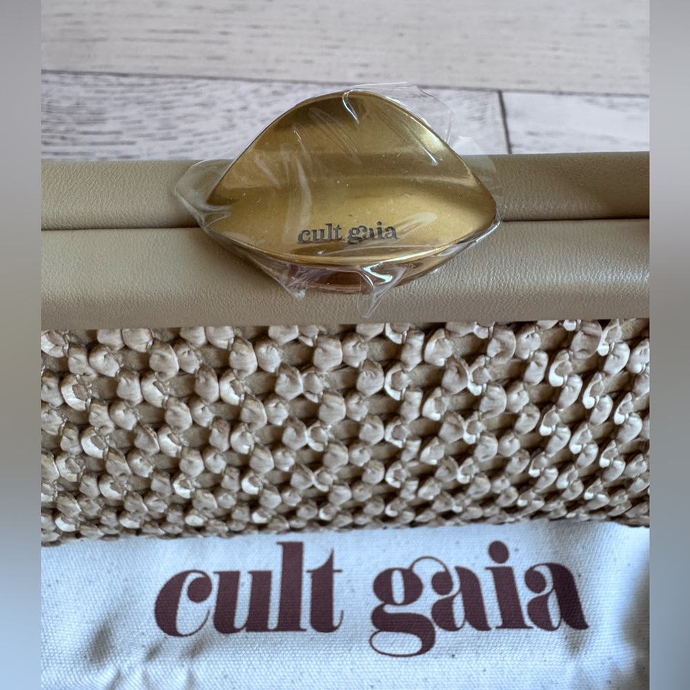 NEW CULT GAIA ZUMA MINI CROSSBODY BAG
$458 SAND WOVEN LEATHER - Picture 5 of 10